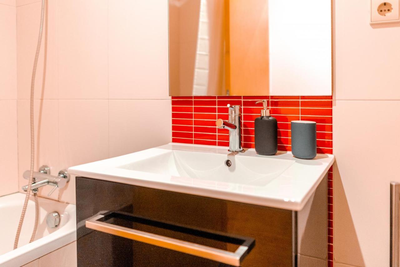 Cozy Studio In The Heart Of Lapa - 5Min Walk To Metro! Porto Bagian luar foto