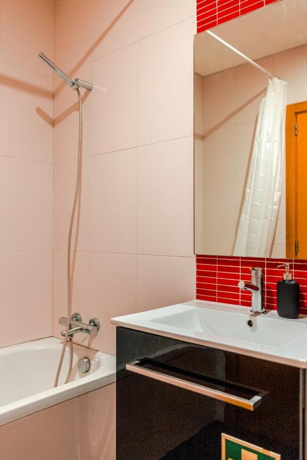 Cozy Studio In The Heart Of Lapa - 5Min Walk To Metro! Porto Bagian luar foto